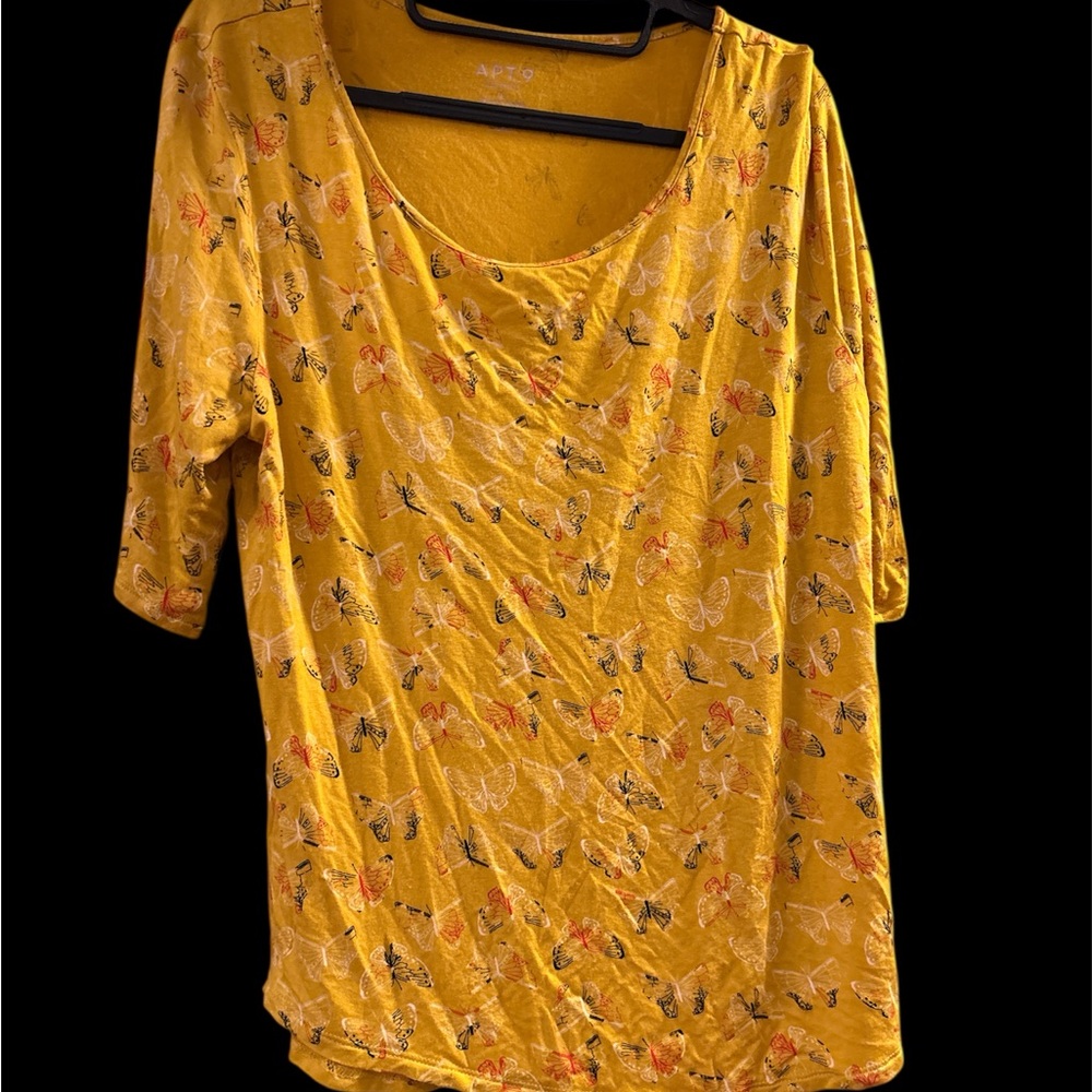 4/$20 APT 9 Yellow Top: EUC